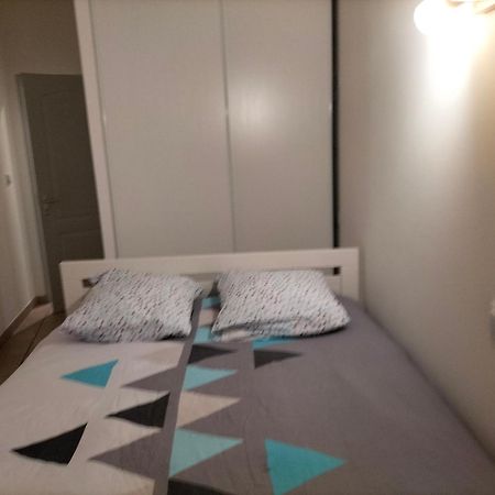 Appartement De Charme Вер-Пон-дю-Гар Экстерьер фото