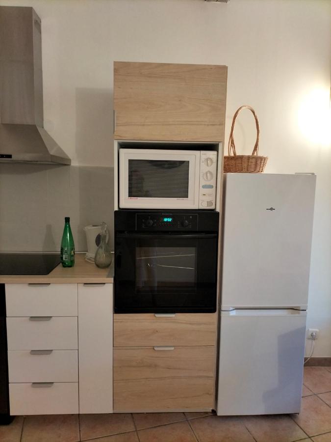 Appartement De Charme Вер-Пон-дю-Гар Экстерьер фото